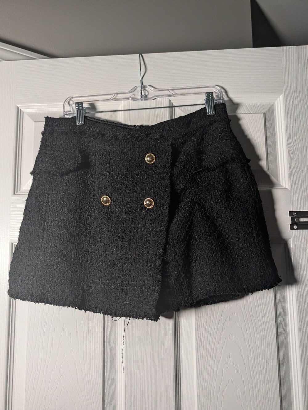 House of Harlow 1960 Black Tweed Skort Size M Gold Button Detail